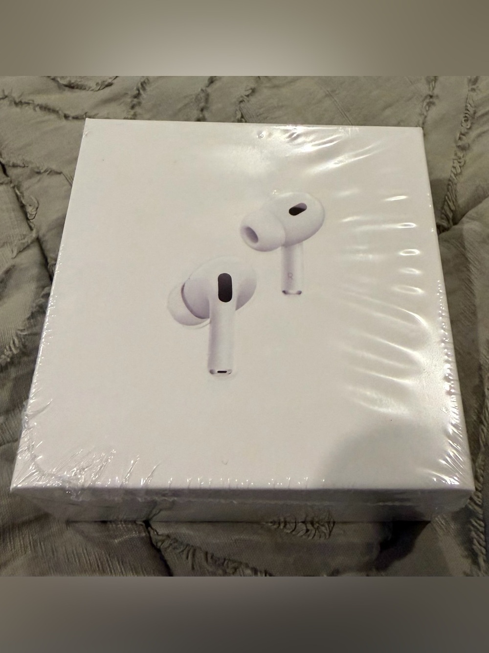 Earphone 2nd Generation with Magnetic Charging Case - New in box